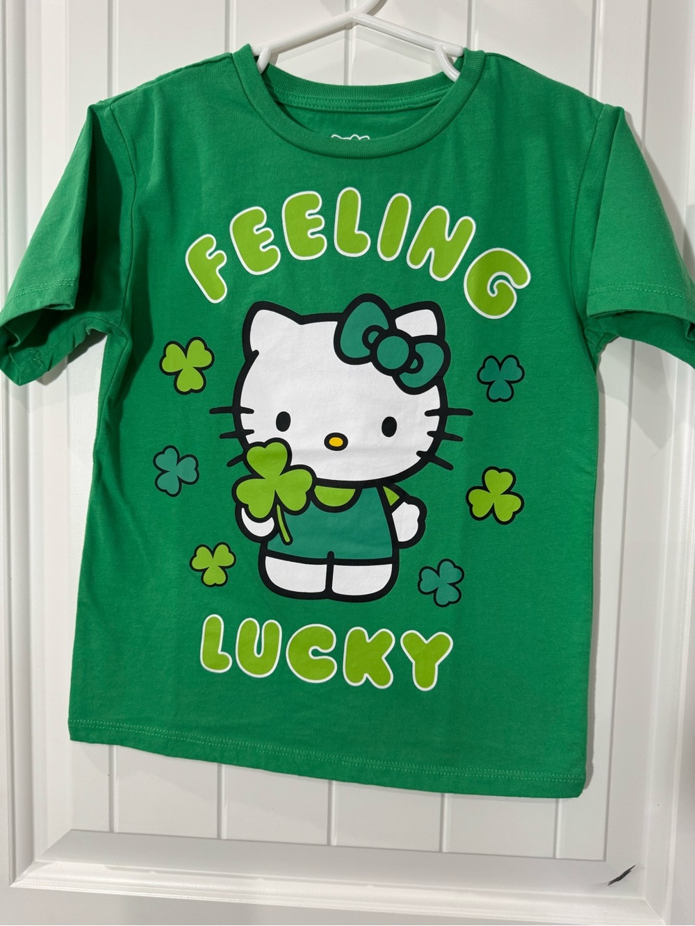 Hello Kitty "Feeling Lucky" St. Patrick’s Green Kids Tee XS (4/5)